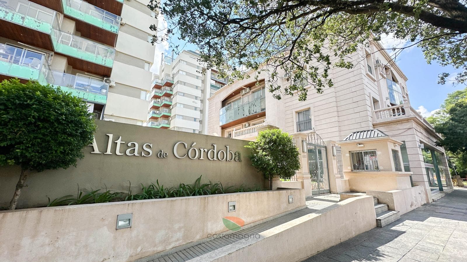 3-Bedroom Apartment with Garage, Terrace, and Amenities - Alta Cba