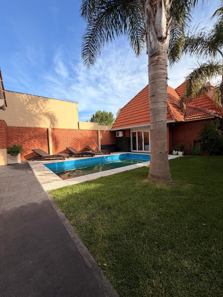 6-room house in Divino Rostro with a barbecue area and a pool