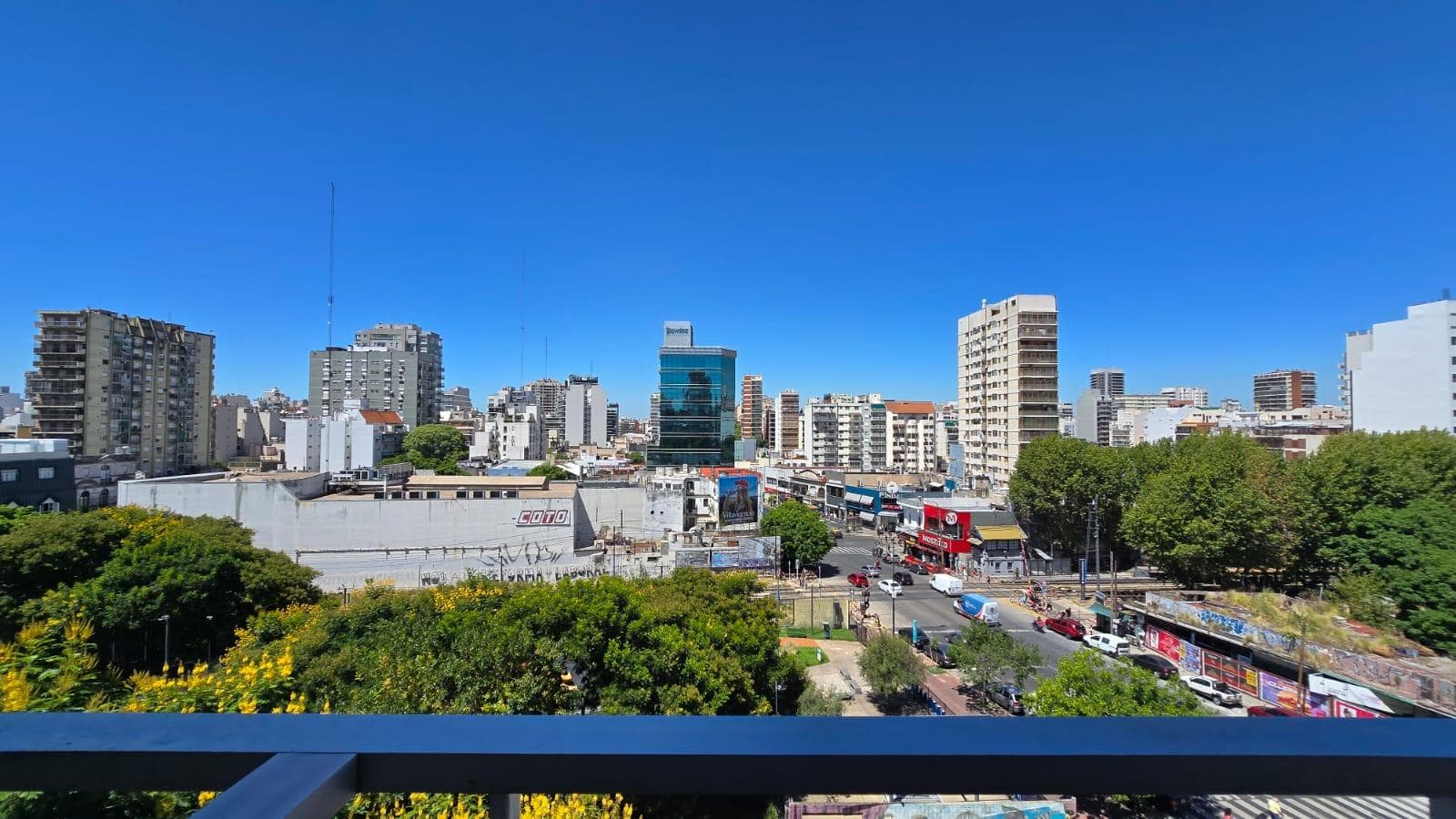 2-room apartment with a garage. Street-facing. Balcony. Villa Urquiza