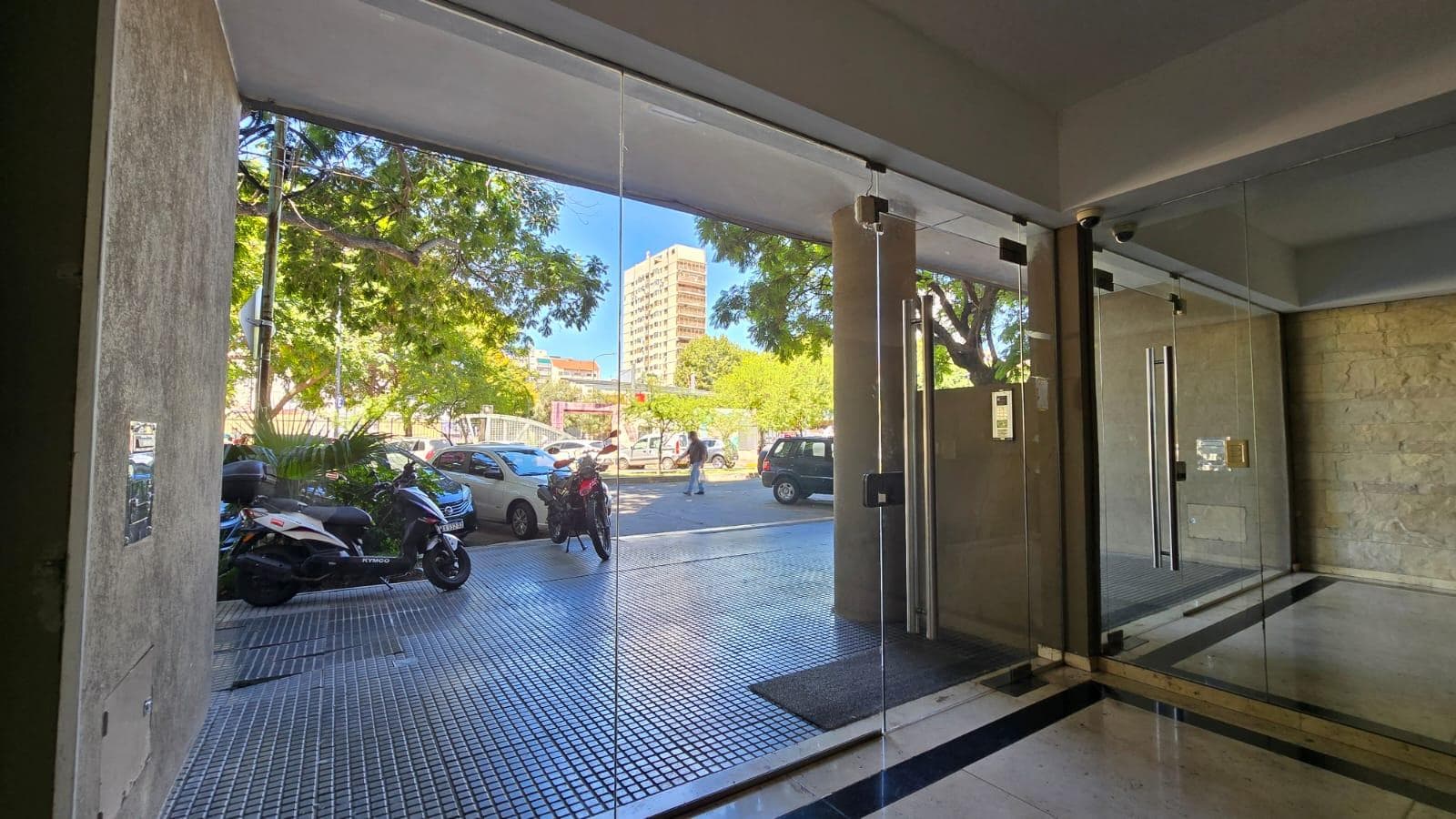 2-room apartment with a garage. Street-facing. Balcony. Villa Urquiza