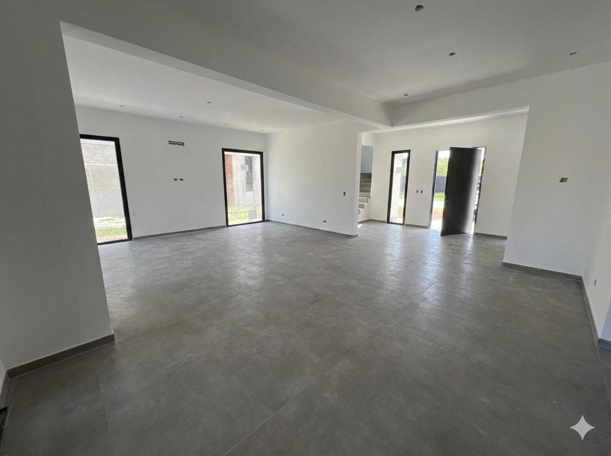 House for Sale by the Lagoon with a Brand-New Pool