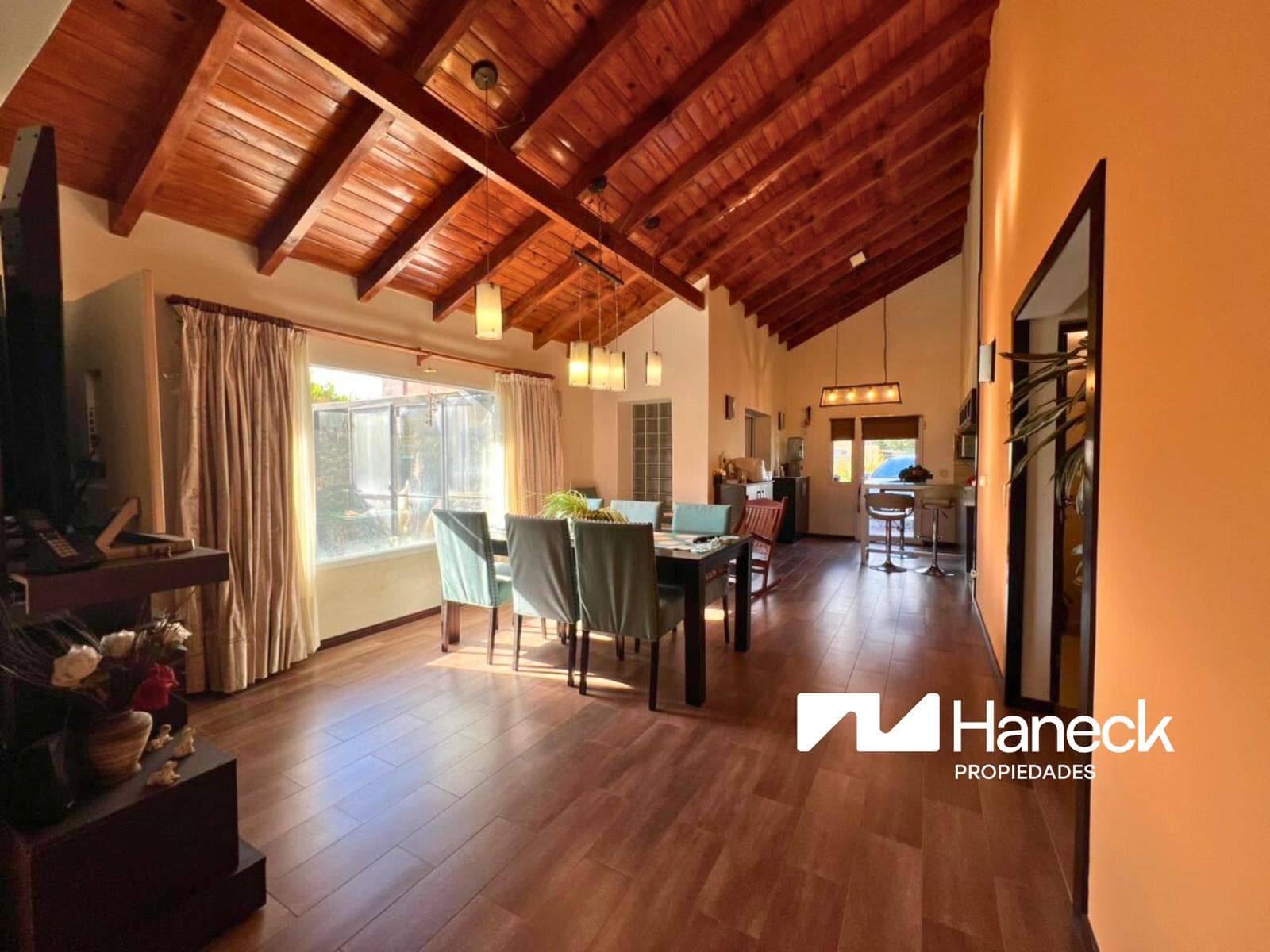 FOR SALE: 3-bedroom single-story house in Dina Huapi