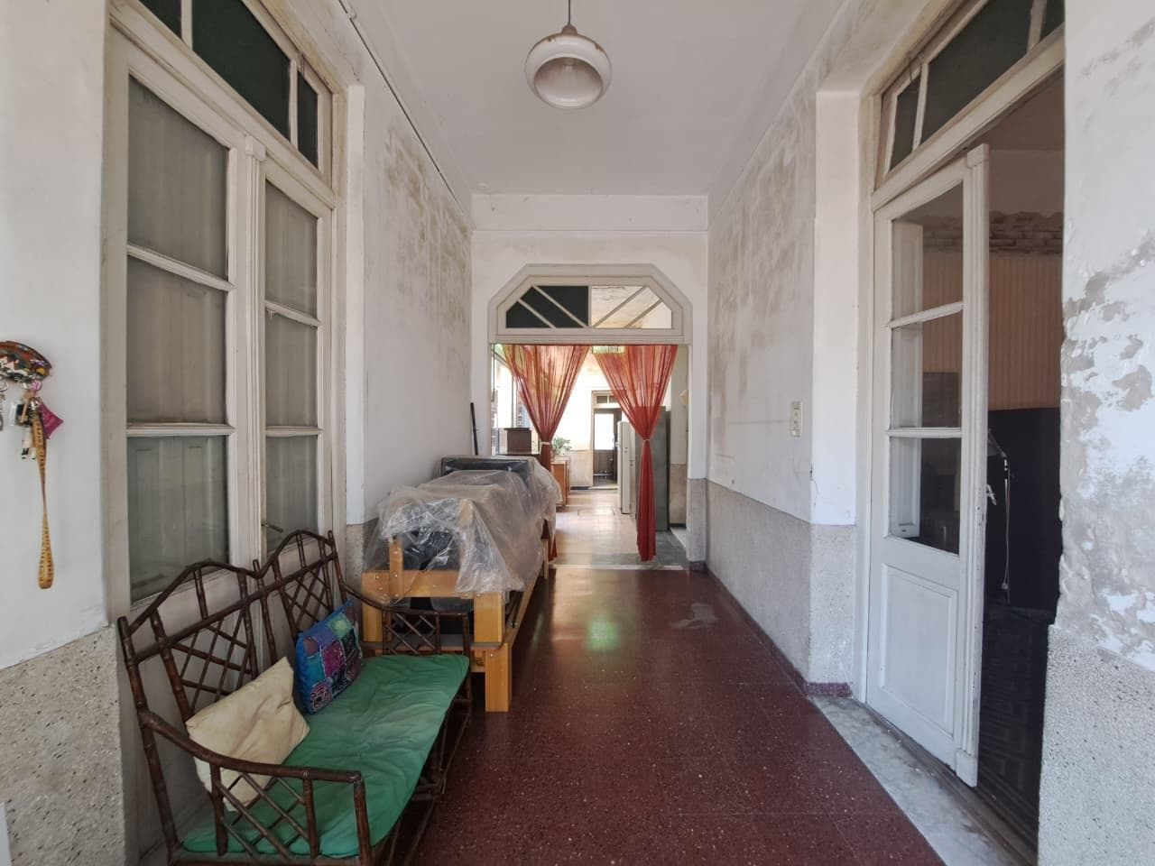 Casa 3 dormitorios con patio. PH. Echesortu, Rosario