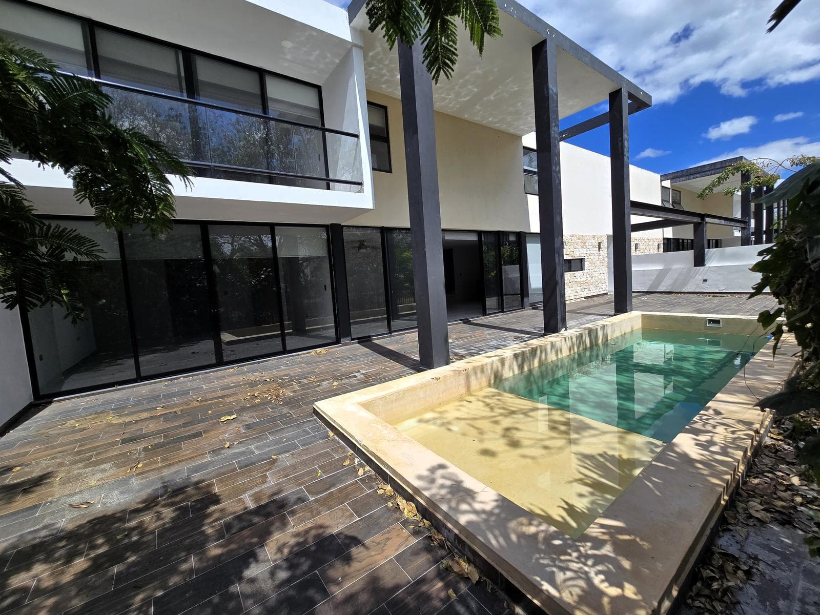 Beautiful 5-Bedroom Home in Altozano, Mérida