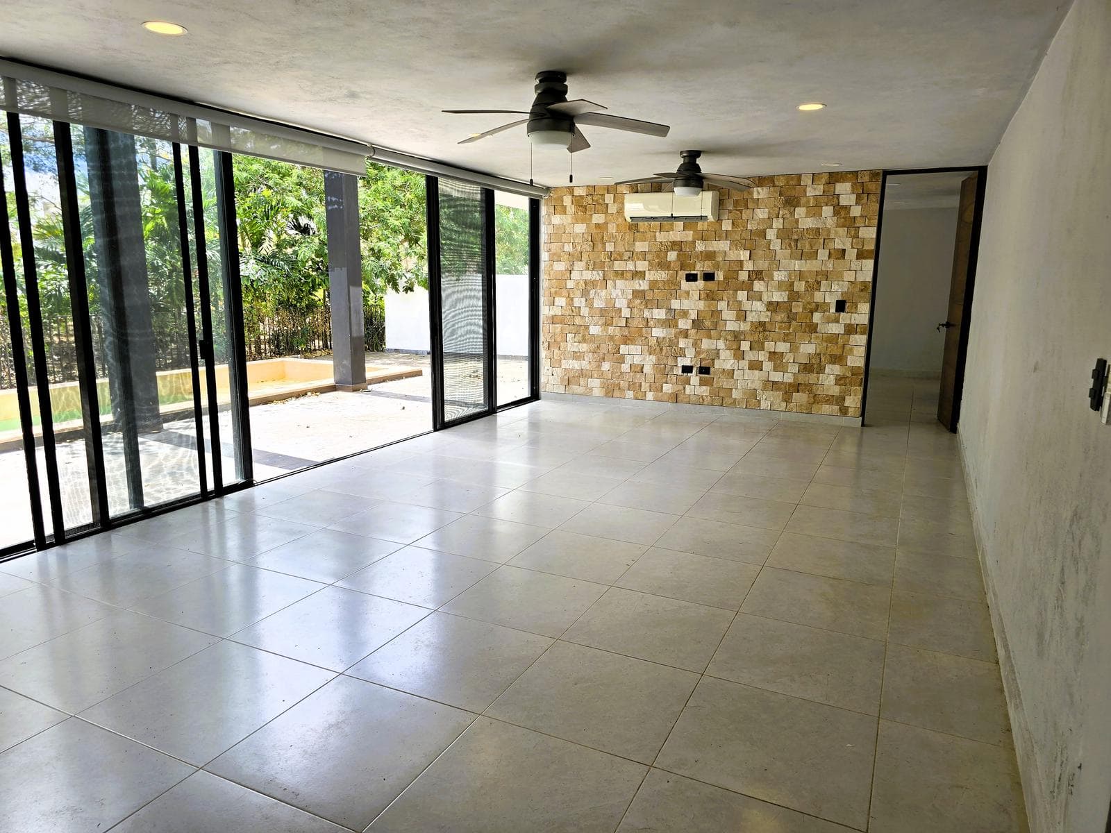 Beautiful 5-Bedroom Home in Altozano, Mérida