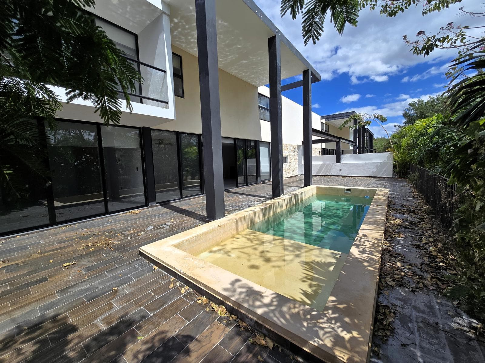 Beautiful 5-Bedroom Home in Altozano, Mérida