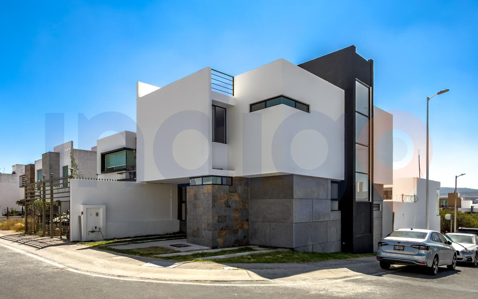 House for Sale in El Mirador (corner lot)