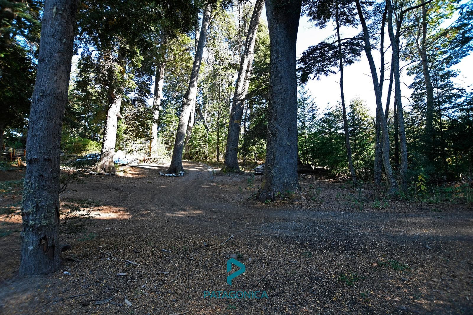 FOR SALE: 43-square-meter house on a 5,149-square-meter lot. Suitable for 4 houses along the Rio Bonito riverbank, with utilities. Altos de Manzano