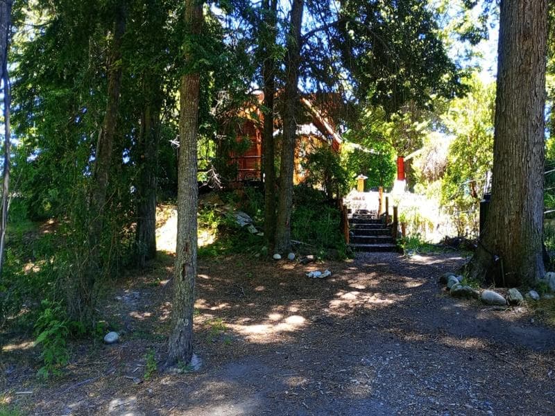 FOR SALE: 43-square-meter house on a 5,149-square-meter lot. Suitable for 4 houses along the Rio Bonito riverbank, with utilities. Altos de Manzano