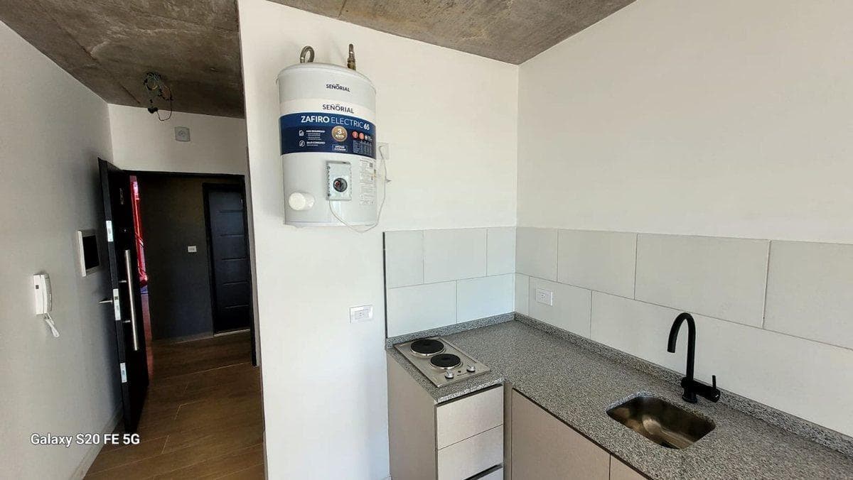 MONOAMBIENTE BANFIELD CENTRO CON TERRAZA PRIVADA