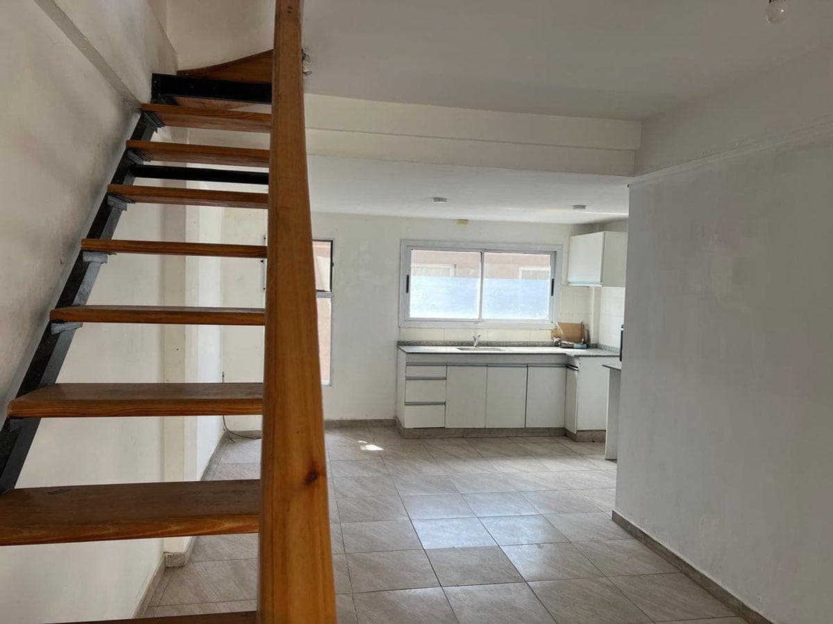 3 ROOMS. CLIMBING ROOM! QUALIFIES FOR A LOAN!