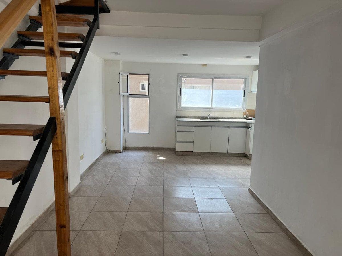 3 ROOMS. CLIMBING ROOM! QUALIFIES FOR A LOAN!