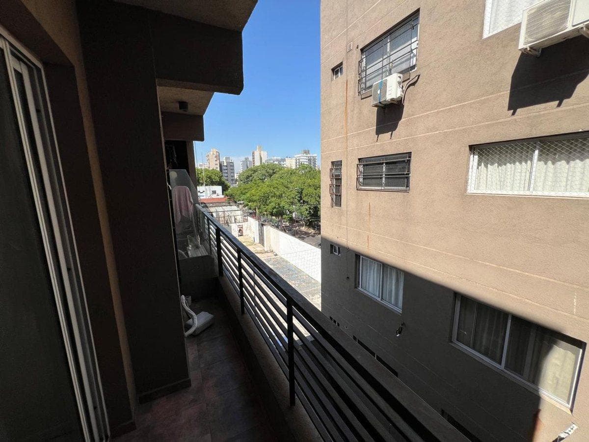 3 ROOMS. CLIMBING ROOM! QUALIFIES FOR A LOAN!