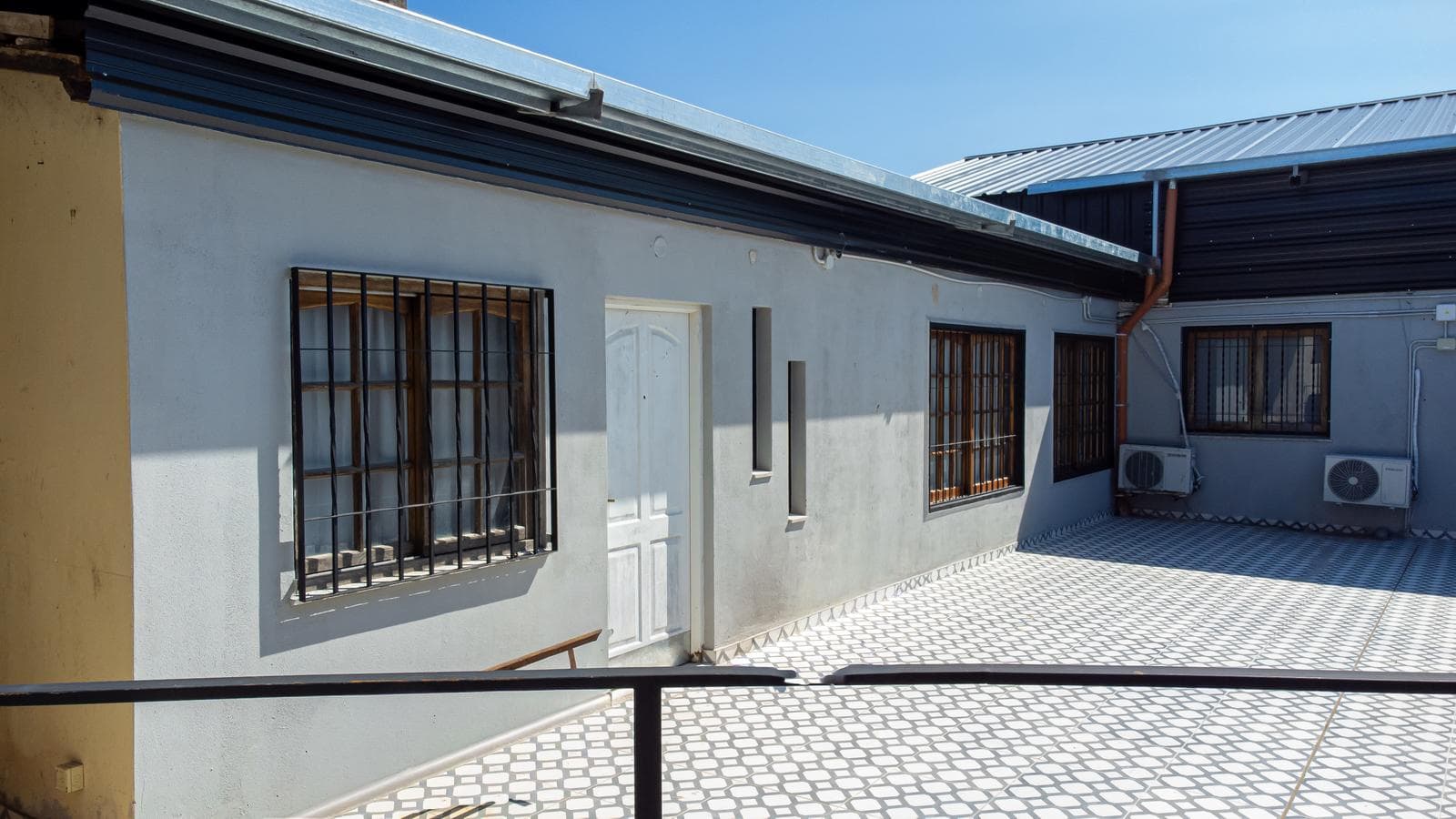 FURNISHED OFFICE SPACE FOR RENT WITH A PATIO