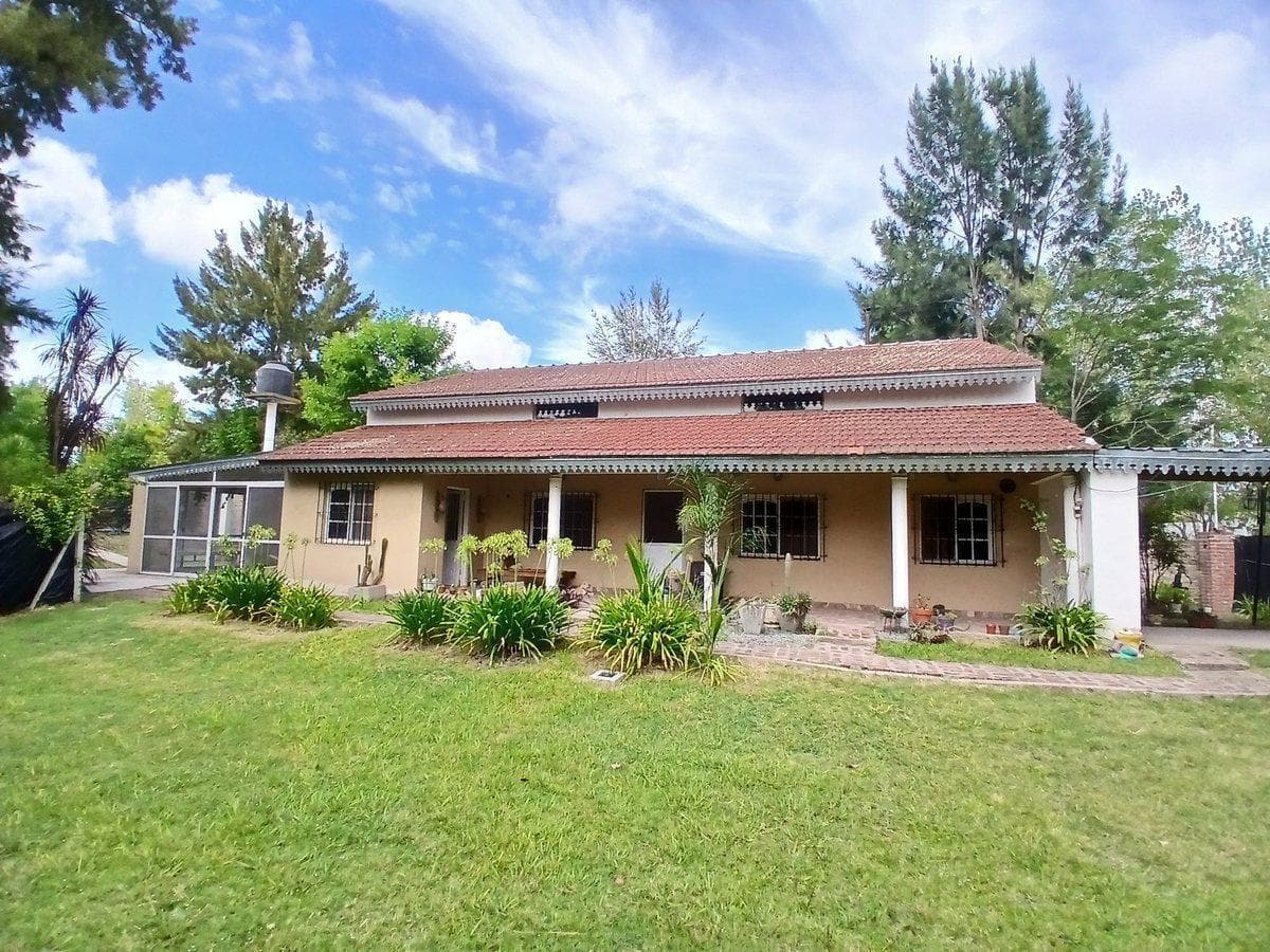Sensacional casa con pileta, escritura, Domselaar