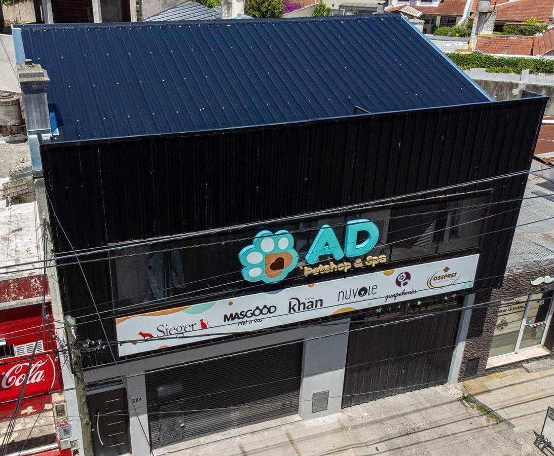 WELL-KNOWN PET SHOP FOR SALE