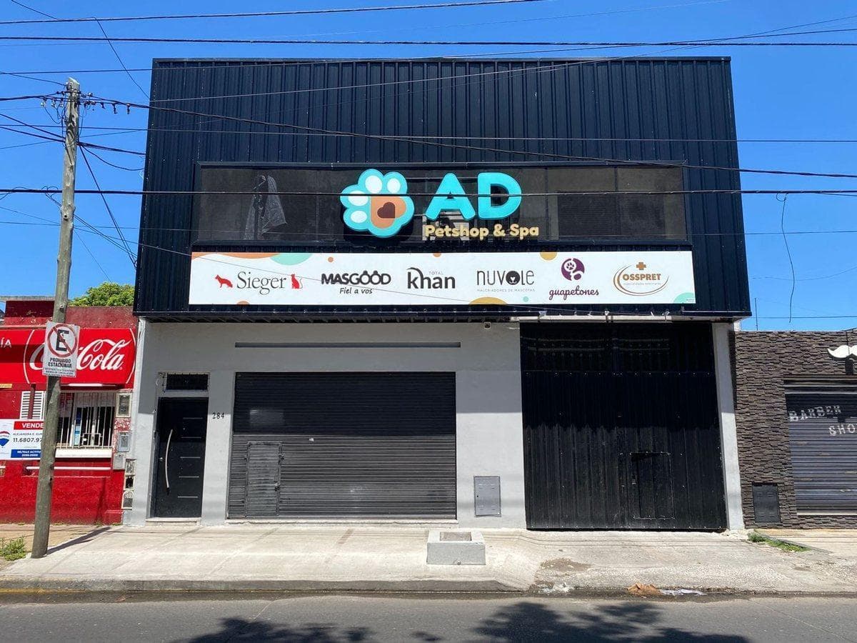 WELL-KNOWN PET SHOP FOR SALE