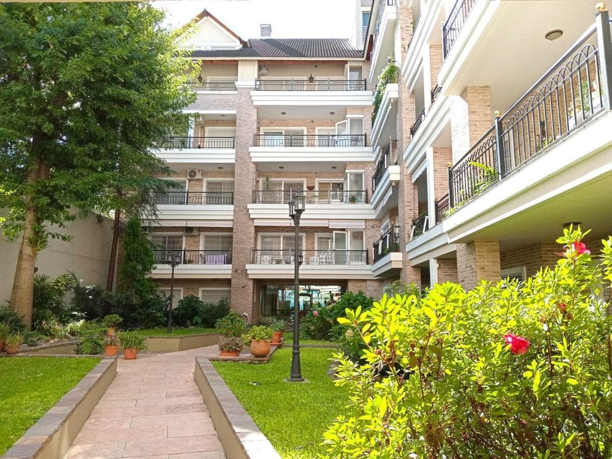 Departamento Edificio Categoría - Permuta-