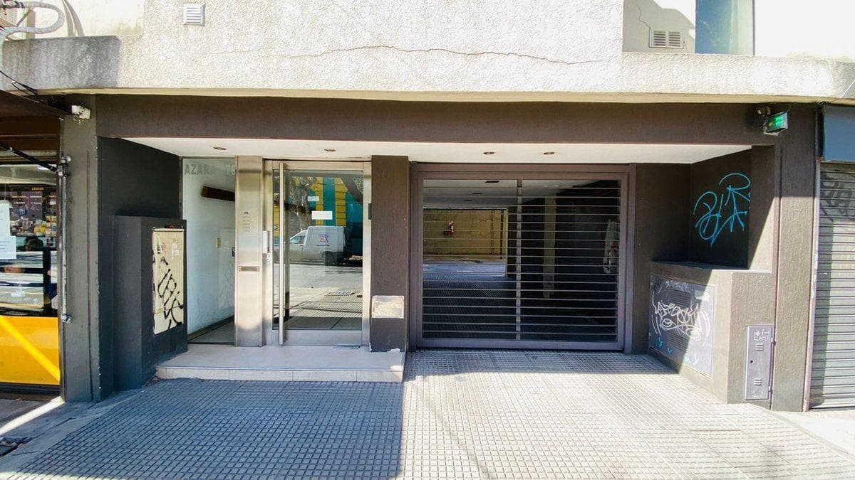 AMPLI0 2-ROOM APARTMENT: SUITABLE FOR PROFESSIONALS AND ELIGIBLE FOR A MORTGAGE
