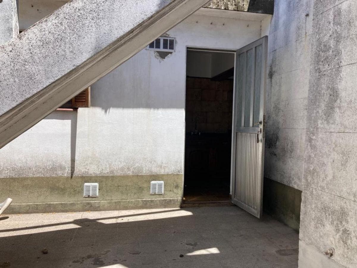 Spacious Apartment in Burzaco, 1 block from the plaza