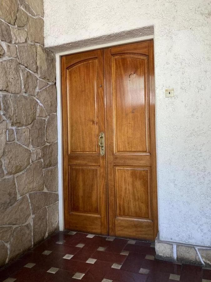 Spacious Apartment in Burzaco, 1 block from the plaza