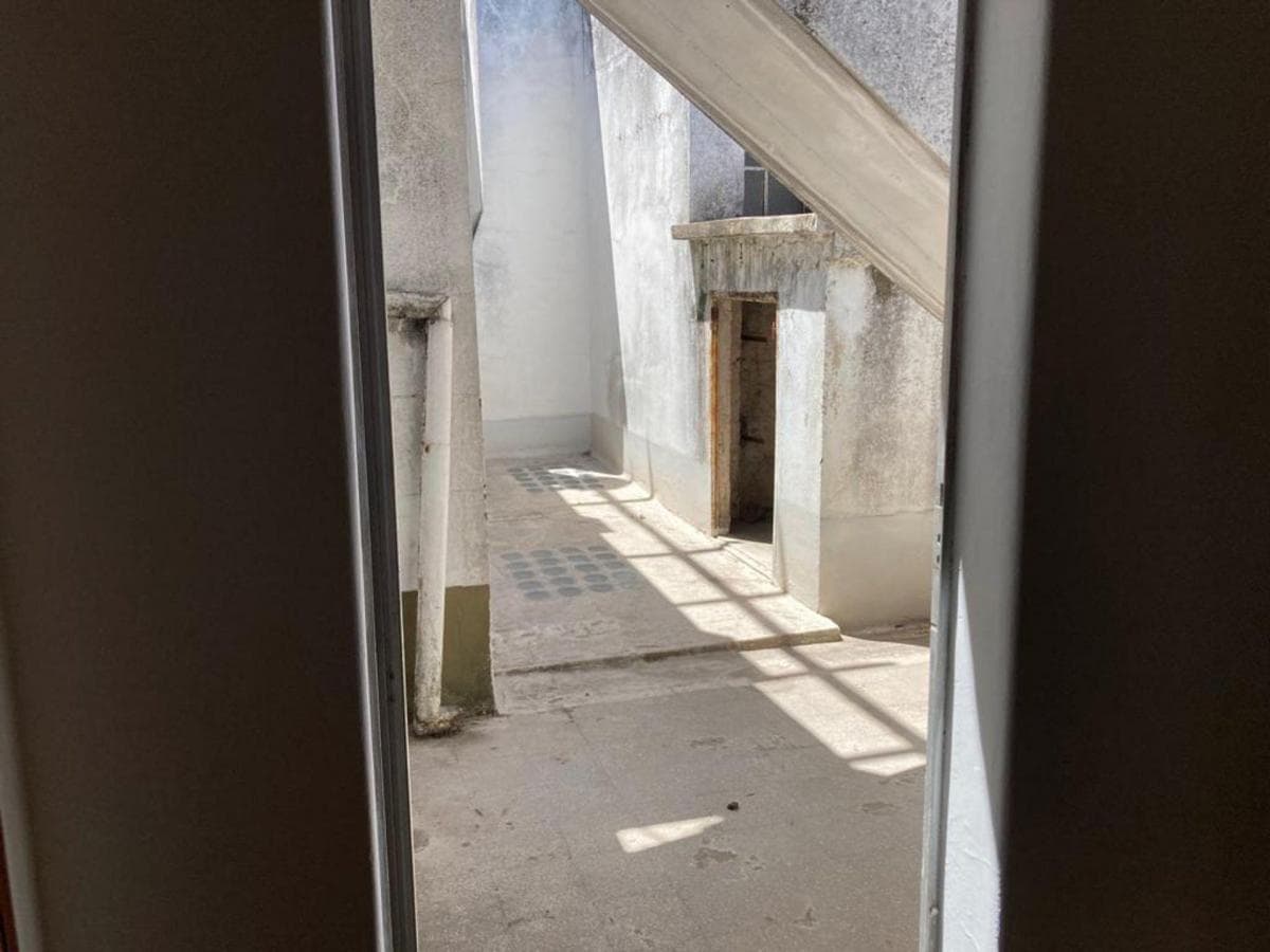 Spacious Apartment in Burzaco, 1 block from the plaza