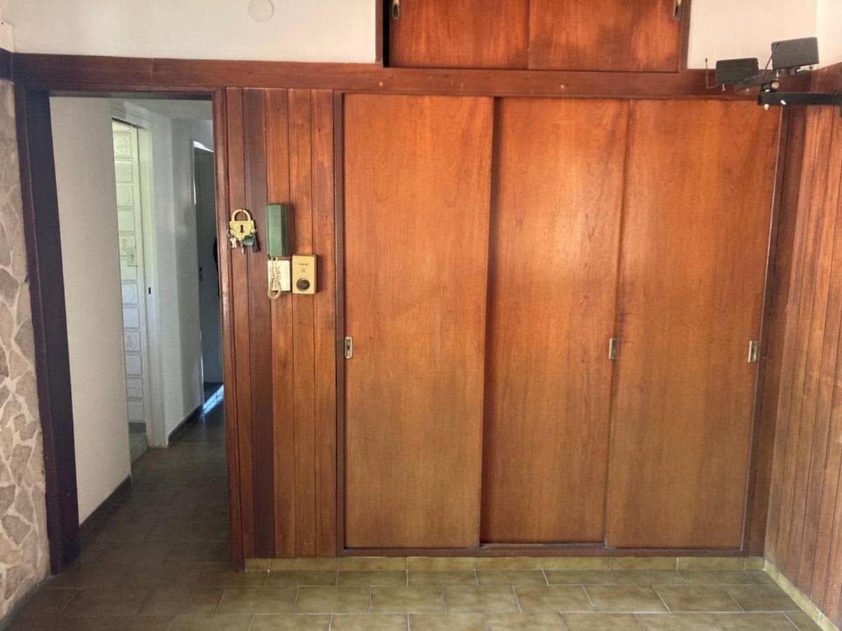 Spacious Apartment in Burzaco, 1 block from the plaza