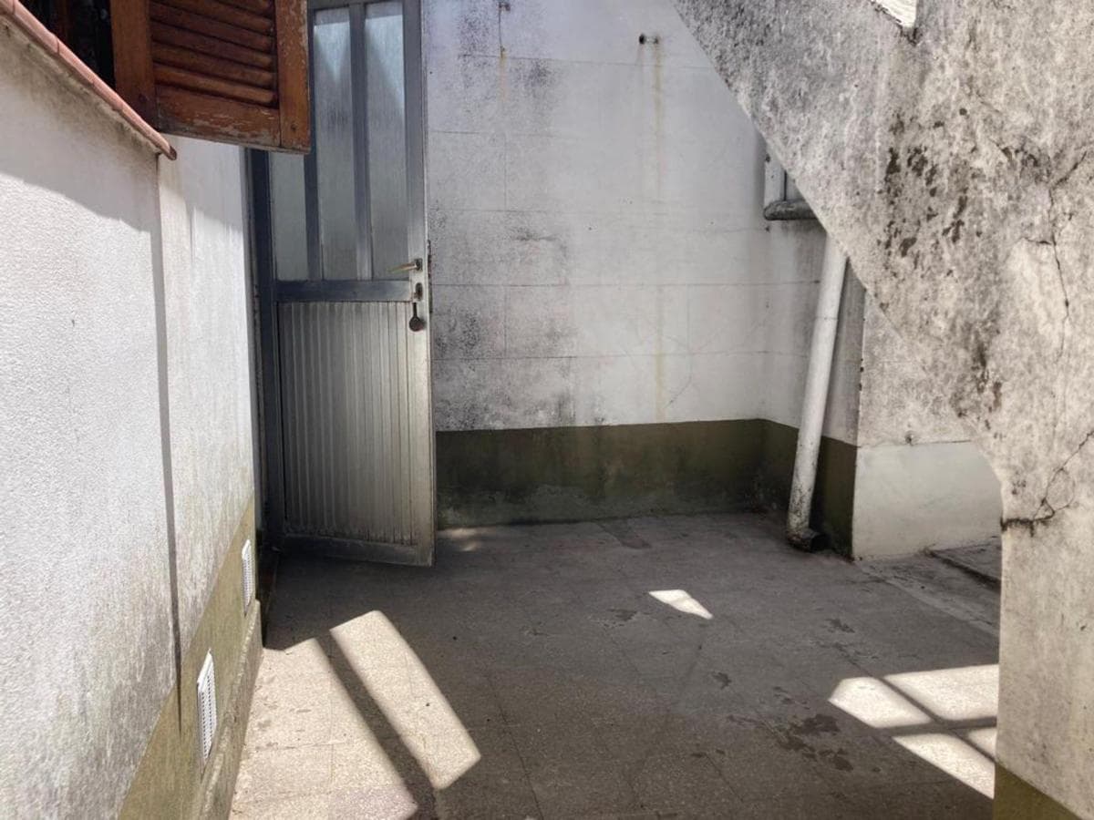 Spacious Apartment in Burzaco, 1 block from the plaza