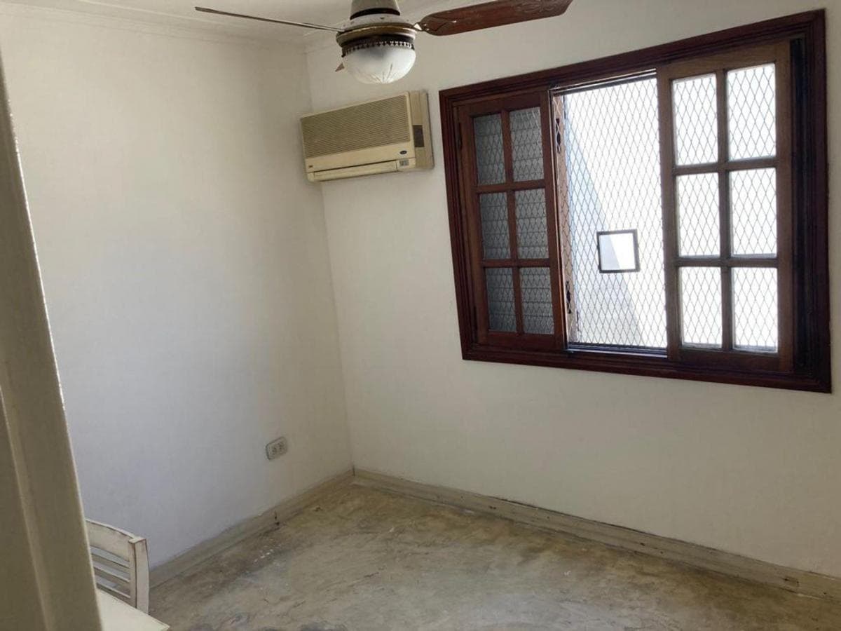 Spacious Apartment in Burzaco, 1 block from the plaza