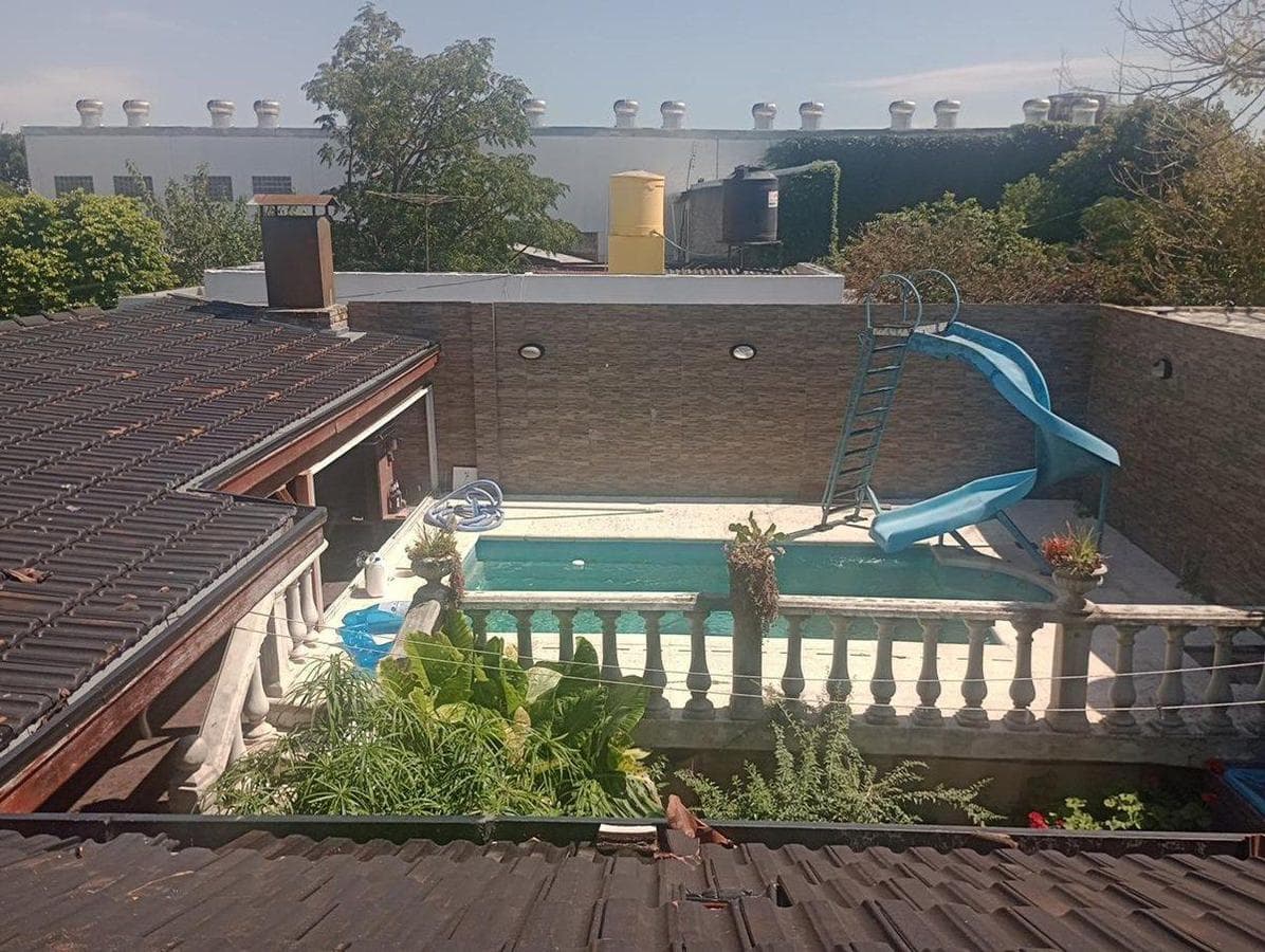 4-ROOM HOUSE WITH A BARBECUE AREA AND SWIMMING POOL