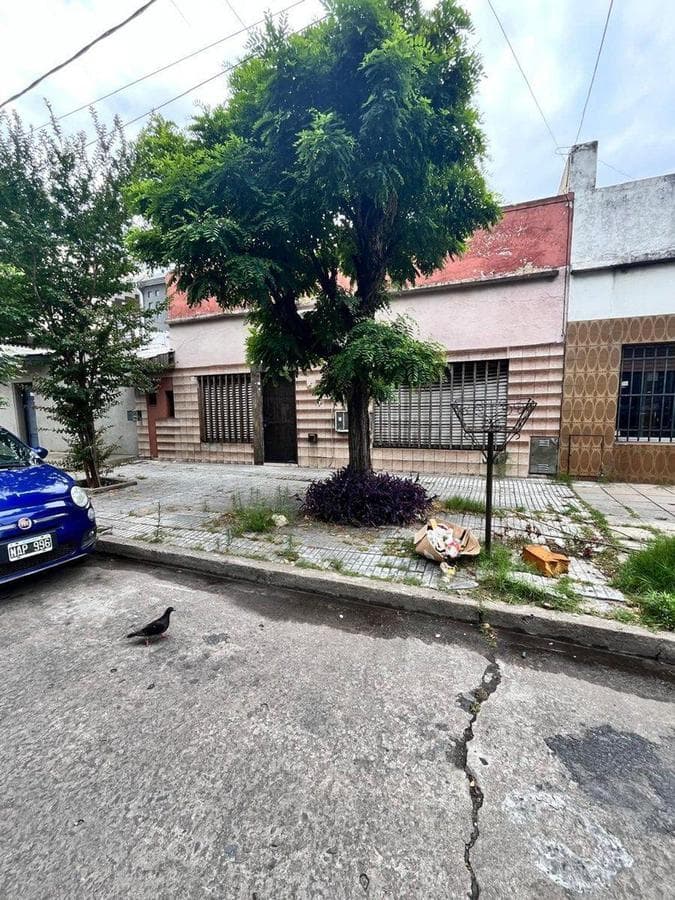 3-ROOM HOUSE IN WEST LANÚS—ELIGIBLE FOR A MORTGAGE
