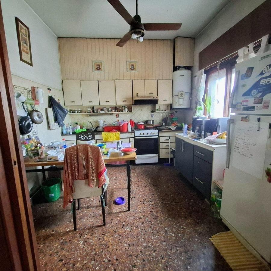 Very spacious house for sale. Lanús East