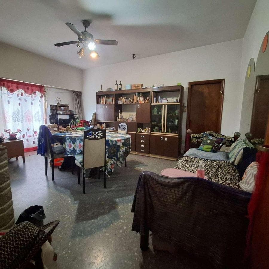 Very spacious house for sale. Lanús East