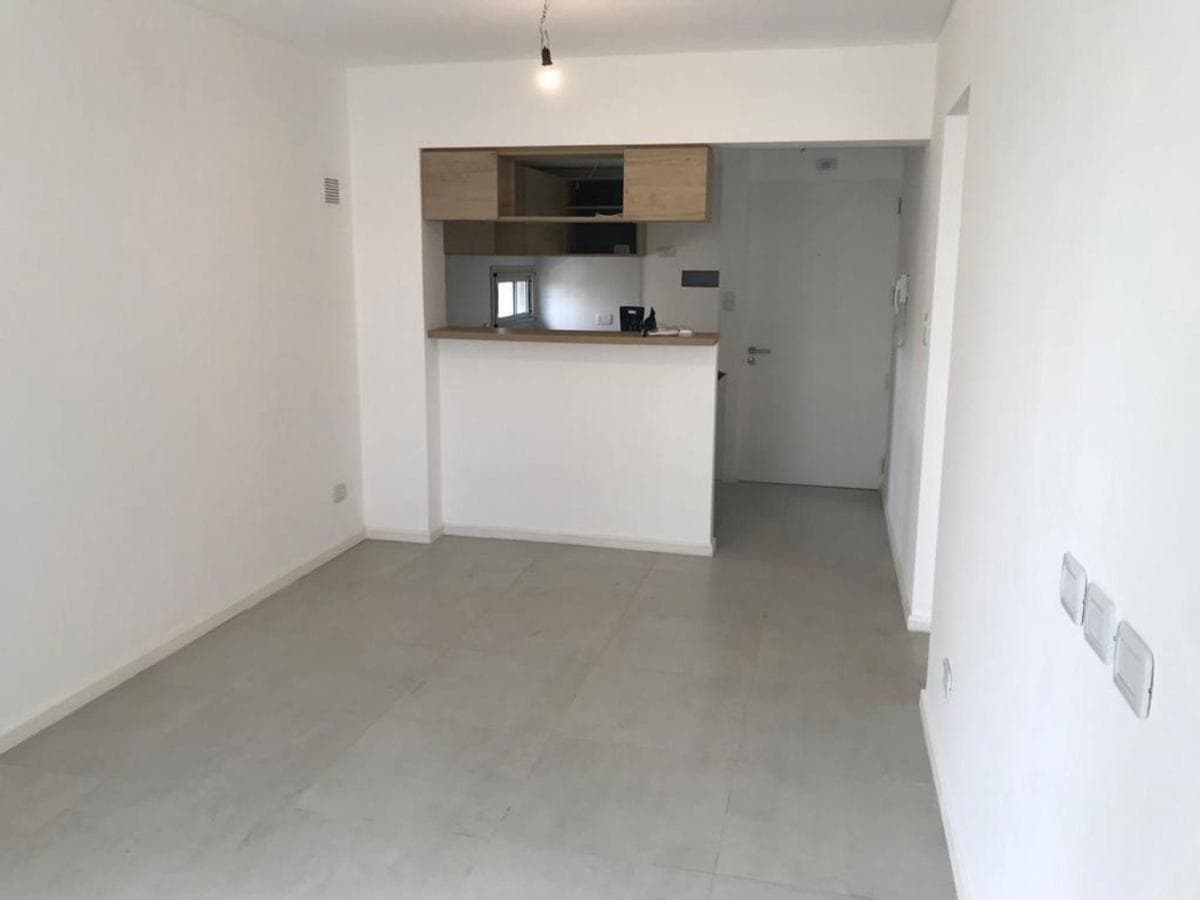 FOR SALE/RENT: 2-ROOM APARTMENT. LOMAS ESTE. IDEAL FOR INVESTORS