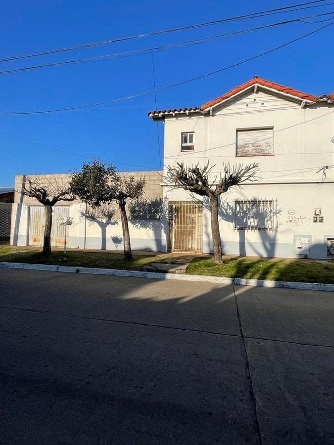 Venta Casa 3 Ambientes con Parque - Apto Credito -