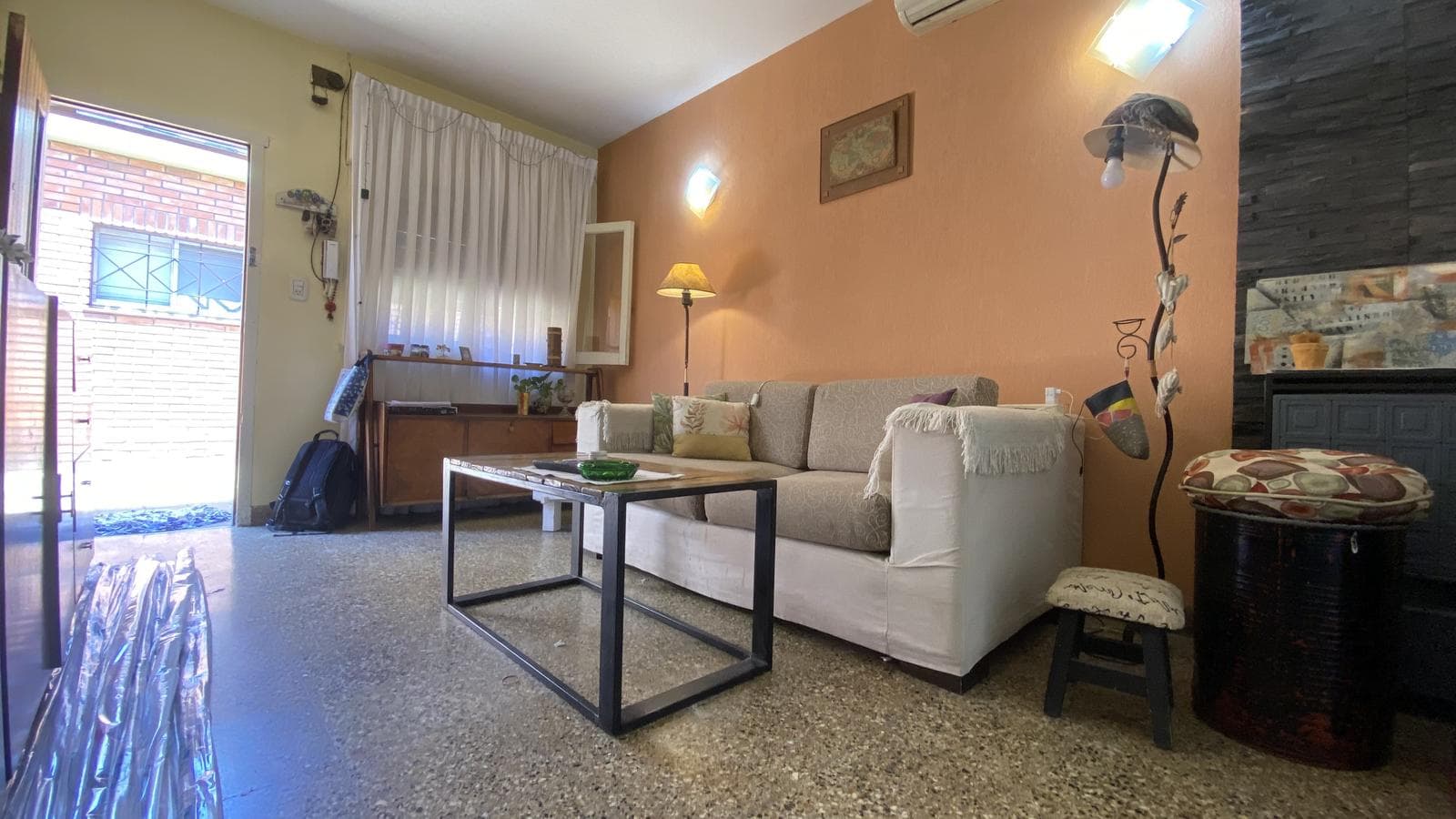 3-ROOM APARTMENT WITH A COURTYARD AND NO MAINTENANCE FEES