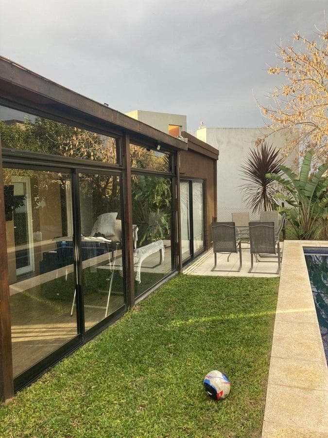 Brisas de Adrogue House