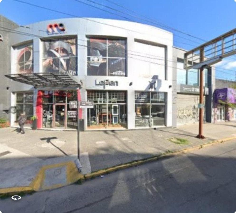 COMMERCIAL SPACE Excellent location on Av. H. Yrigoyen