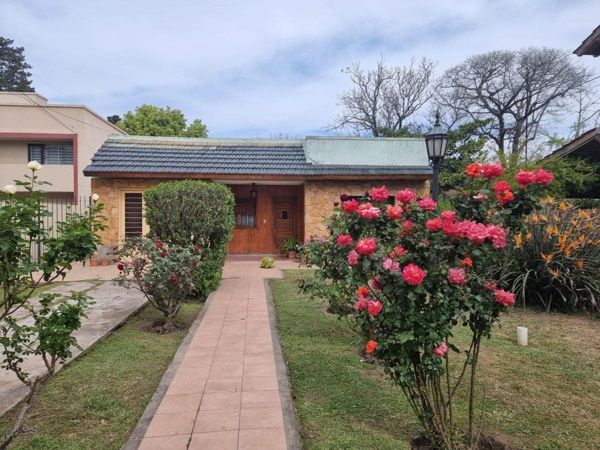 Casa a reciclar Lote ideal inversión APTO CRÉDITO