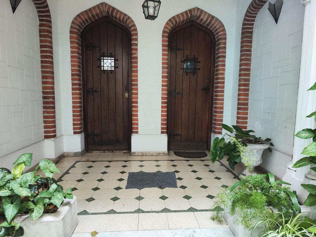 Banfield-Style House, Acevedo 1200 Residential Complex