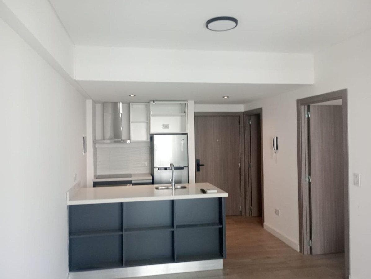 Departamento 2 ambientes c/cochera.