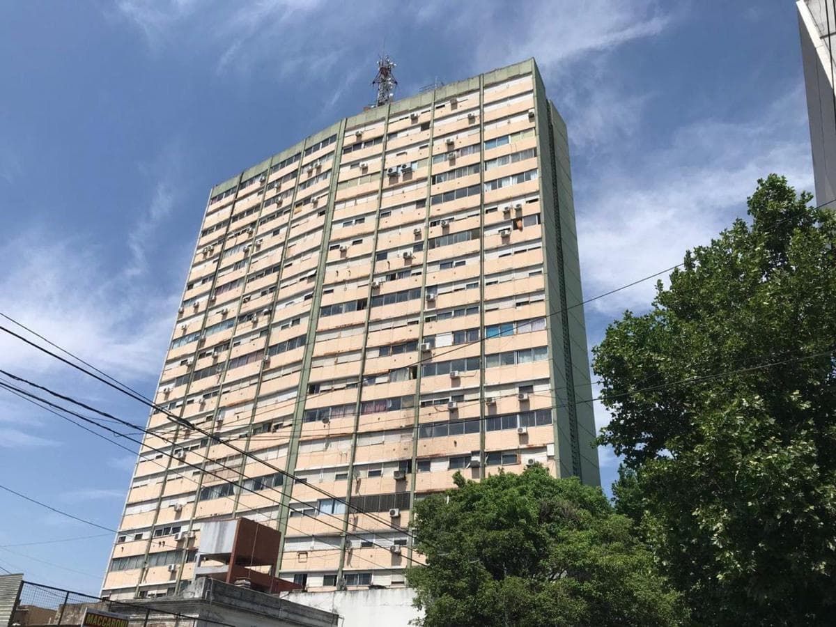 OPPORTUNITY: 2-ROOM APARTMENT TO RENOVATE. LINIERS!