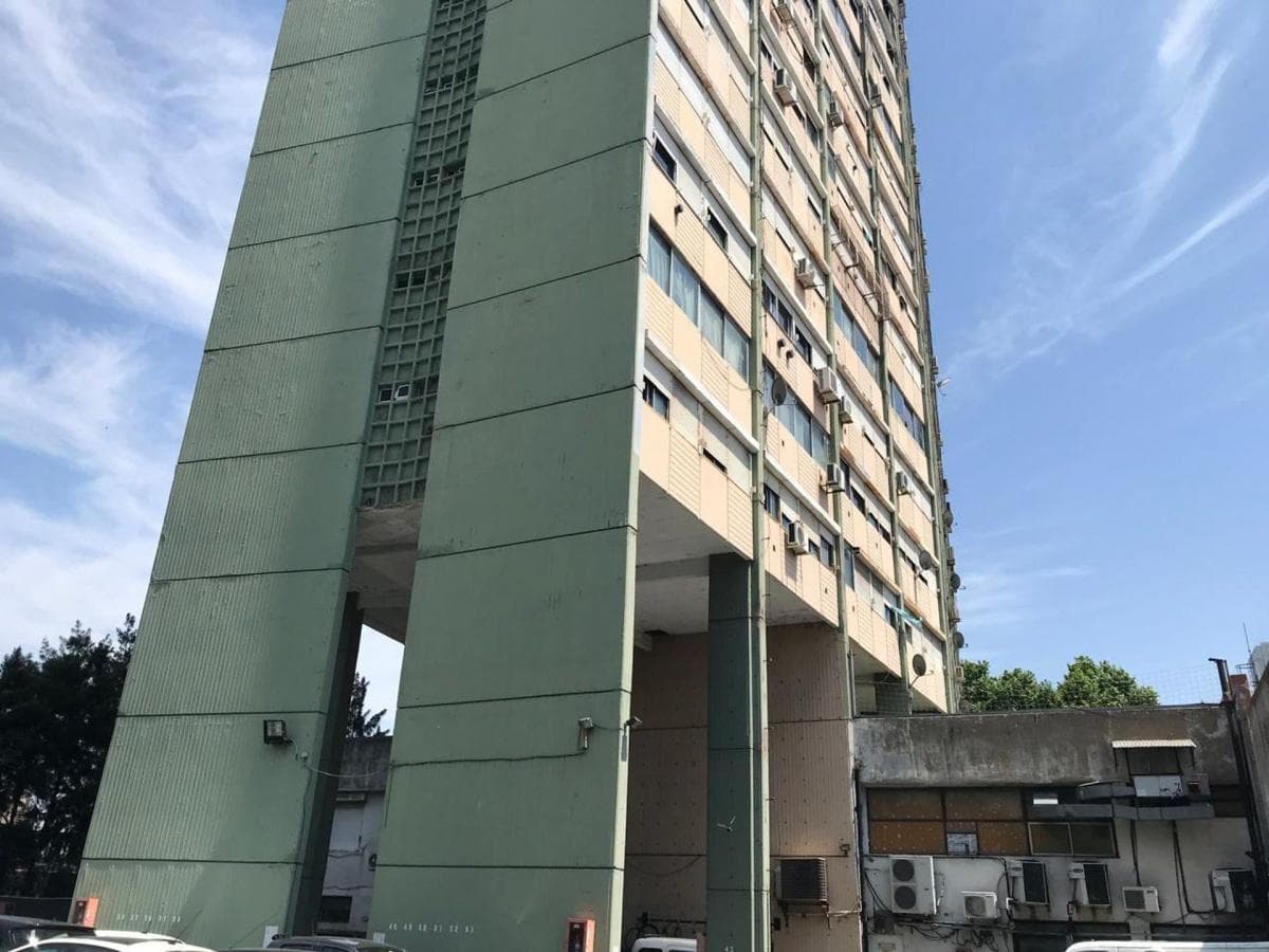 OPPORTUNITY: 2-ROOM APARTMENT TO RENOVATE. LINIERS!