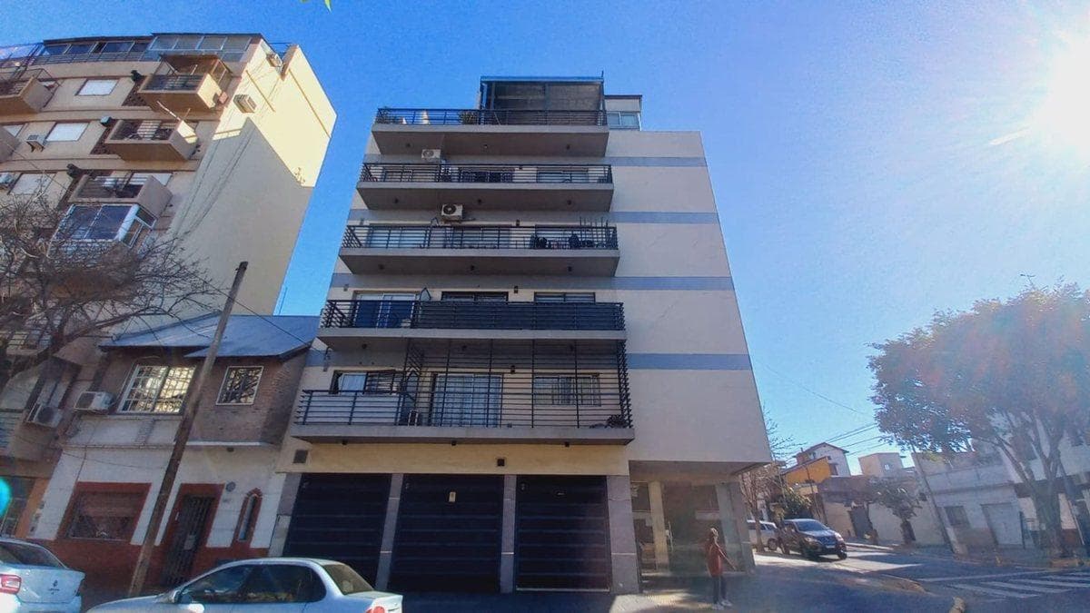 Monoambiente con Balcón en Parque Avellaneda