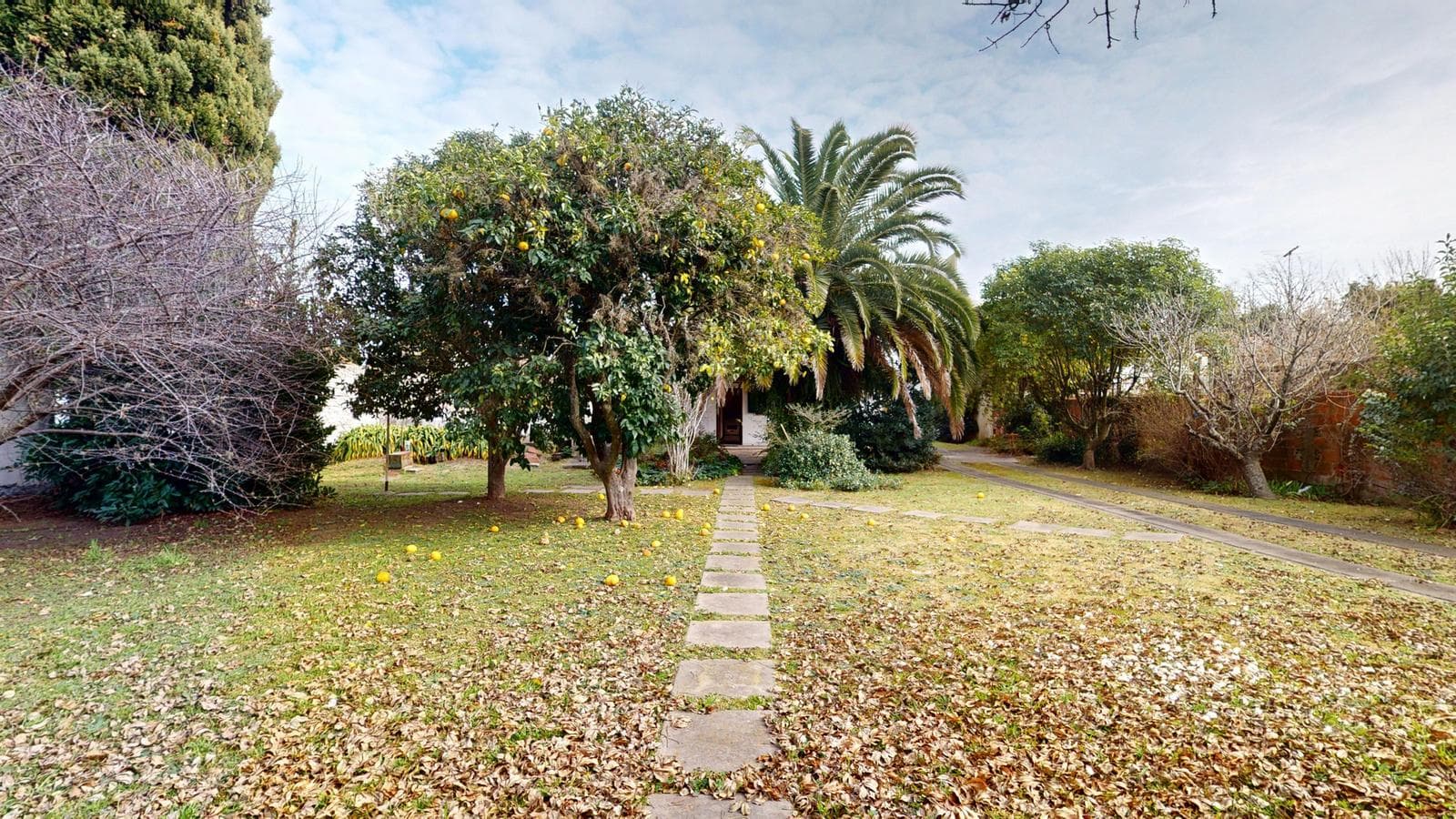 Land for sale: 20 meters wide by 50 meters deep, with all utilities, in Gonnet.