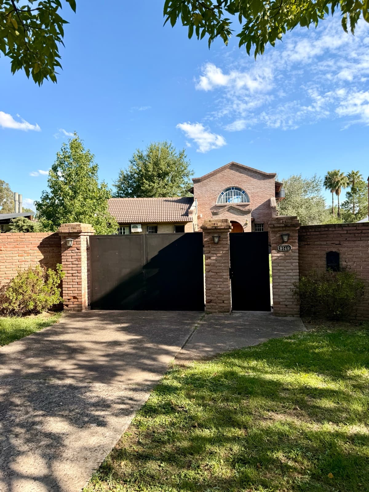 3-bedroom house on a 2,000 m² lot, excellent location
