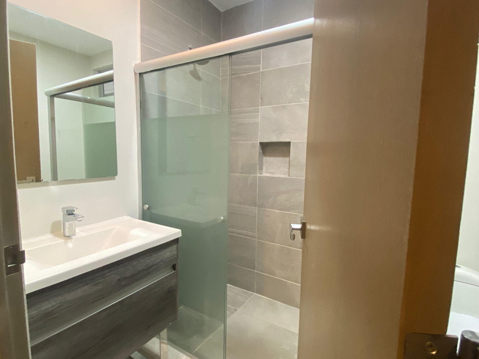 APARTMENT FOR RENT IN TULE