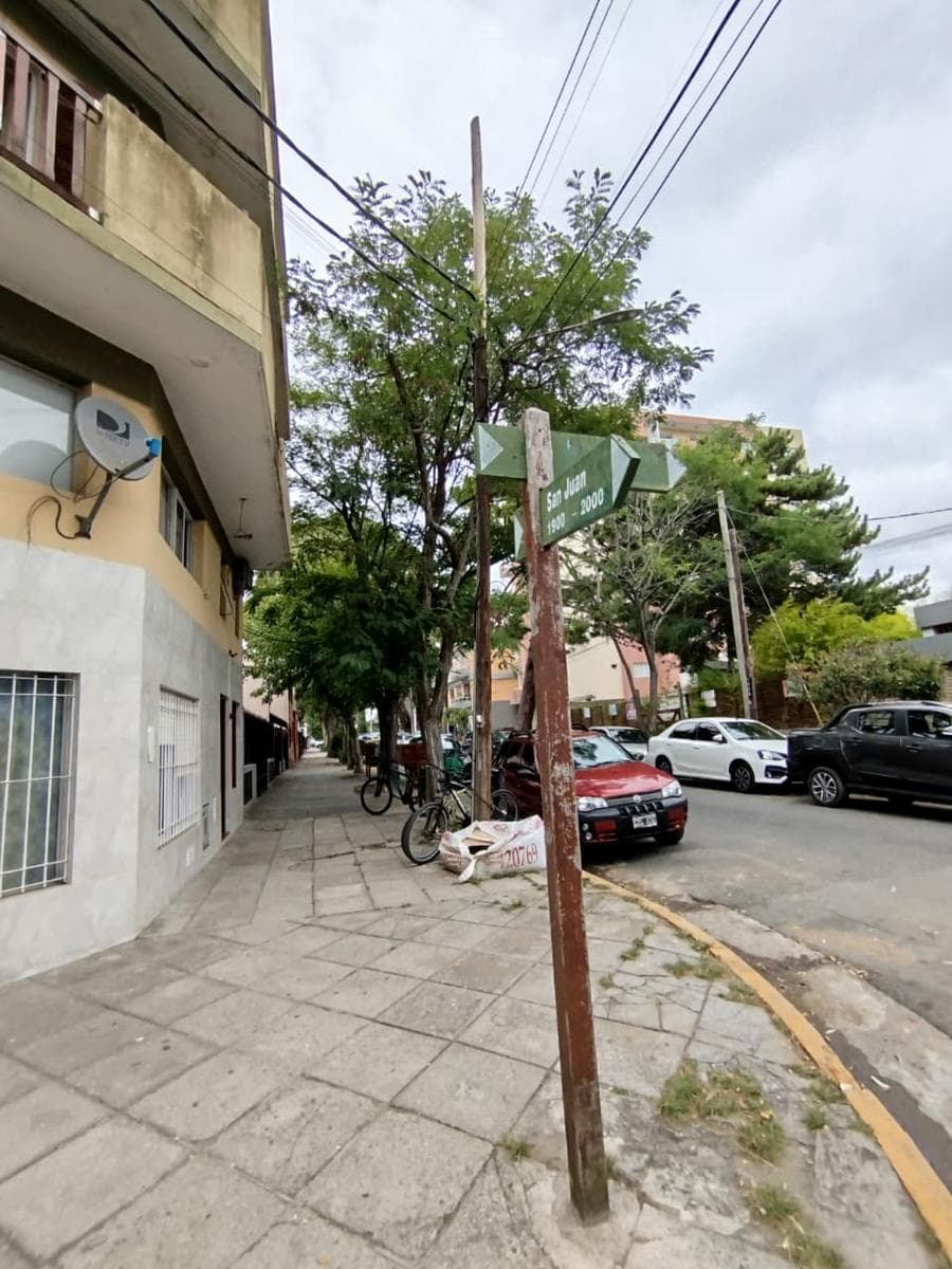 Split-level studio apartment with a front balcony, San Juan 1995