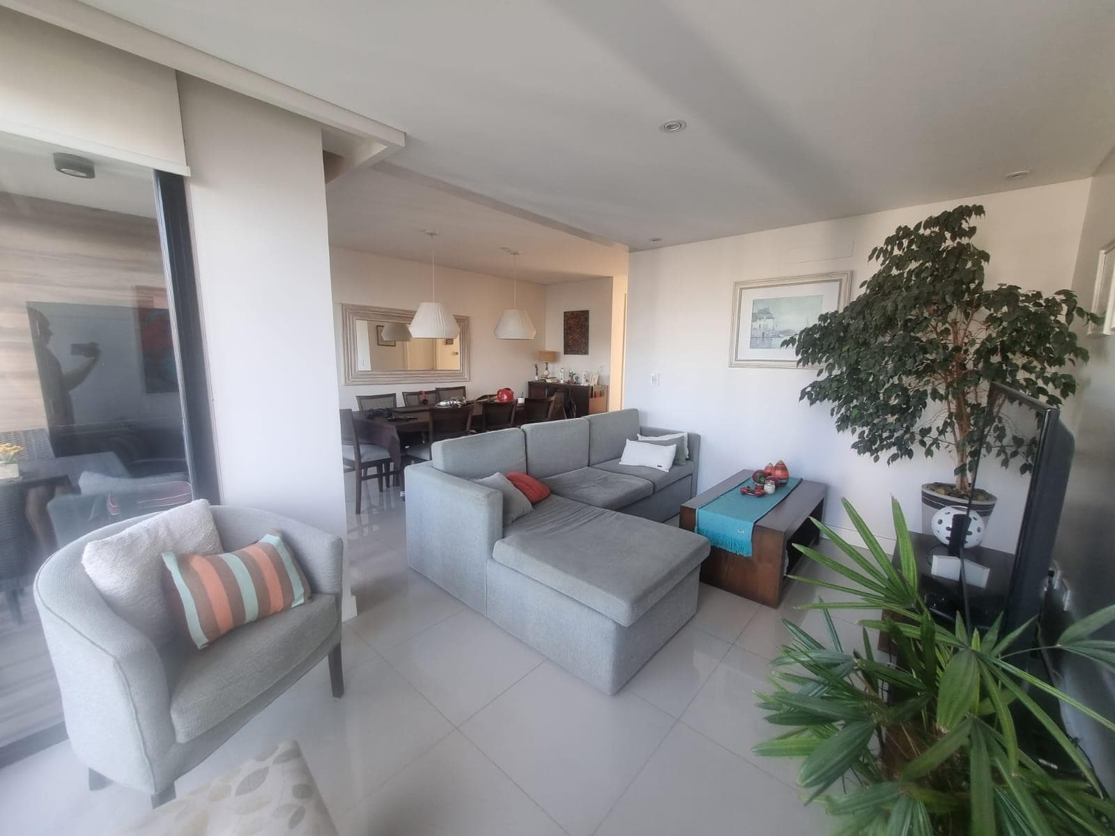4-room apartment with garage in the Developer V building