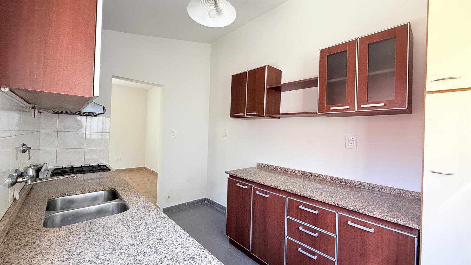 Eligible for Financing/For Sale: Two-Bedroom House with Additional Room and Patio. South Side